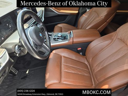 Used 2025 BMW X7 M60i AWD/4WD image 12