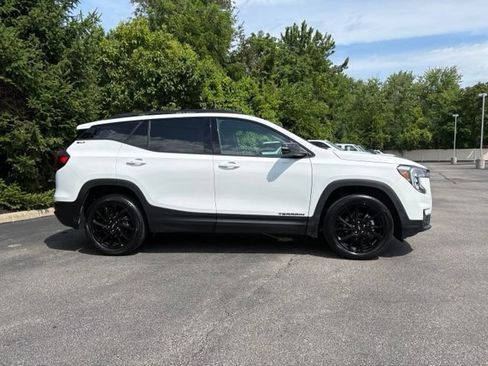 Certified 2023 GMC Terrain SLT w/ Elevation Edition AWD/4WD image 10
