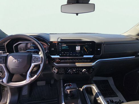 Used 2022 Chevrolet Silverado 1500 RST w/ Convenience Package II image 11