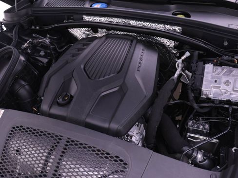 Used 2026 Porsche Macan AWD/4WD image 24