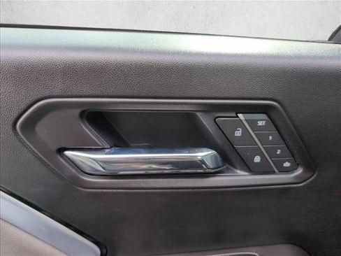 Used 2026 Chevrolet Colorado ZR2 w/ Technology Package AWD/4WD image 18