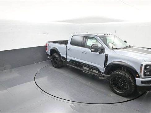 New 2026 Ford F250 Lariat w/ Black Appearance Package image 18