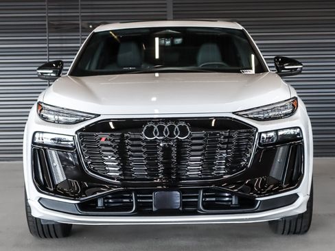 New 2027 Audi SQ6 e-tron Premium Plus AWD/4WD image 13