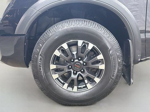 Used 2021 Nissan Titan PRO-4X w/ Pro-4x Convenience Package AWD/4WD image 32