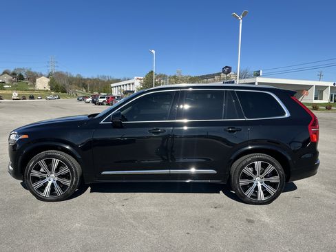 Used 2025 Volvo XC90 B6 Ultra w/ Protection Package Premier image 8