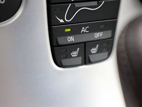 Used 2011 Volvo C70 T5 w/ Climate Pkg FWD image 24