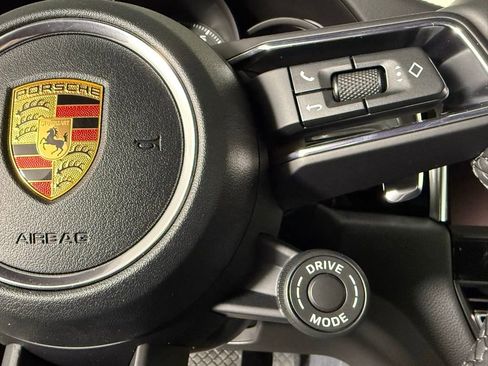 Certified 2026 Porsche Macan AWD/4WD image 38