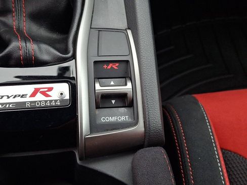 Used 2018 Honda Civic Type R image 22
