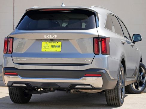 Used 2025 Kia Sorento EX w/ EX Panoramic Sunroof Package AWD/4WD image 5