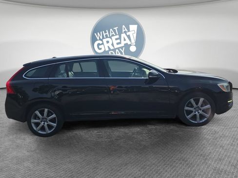 Used 2017 Volvo V60 T5 Premier w/ Convenience Package FWD image 2