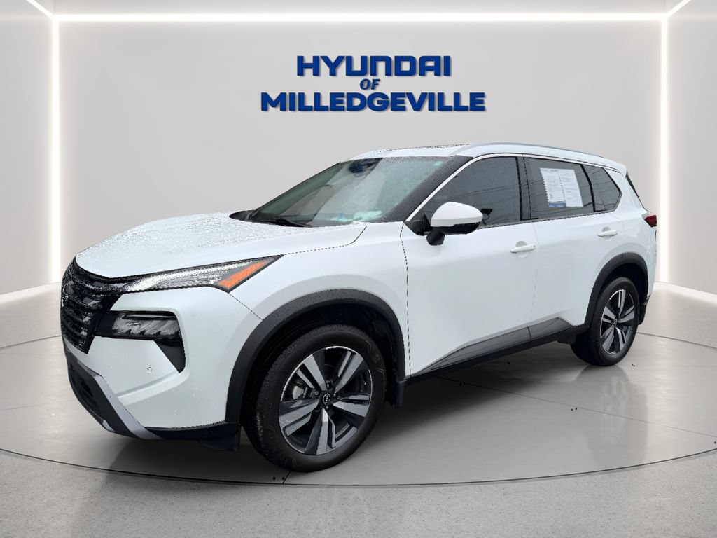 Used 2024 Nissan Rogue SL w/ SL Premium Package FWD image 2