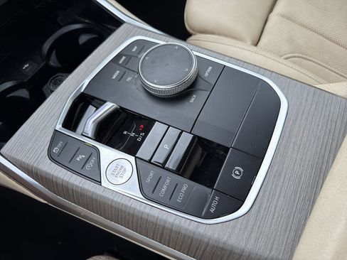 Certified 2025 BMW 330i Sedan w/ Convenience Package RWD image 28