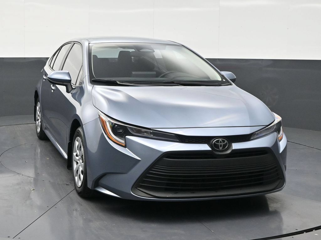 Used 2025 Toyota Corolla LE FWD image 7
