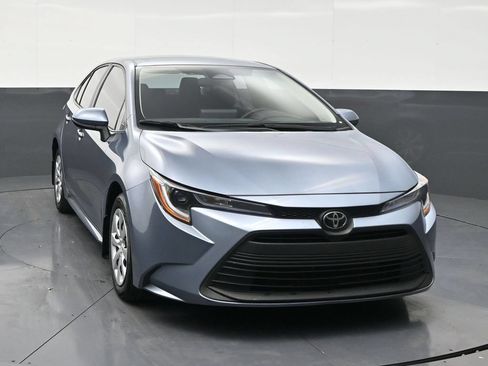 Used 2025 Toyota Corolla LE FWD image 7