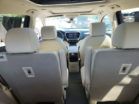 Used 2023 GMC Acadia Denali w/ Denali Ultimate Package AWD/4WD image 12