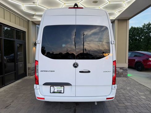 Used 2024 Mercedes-Benz Sprinter 2500 image 35