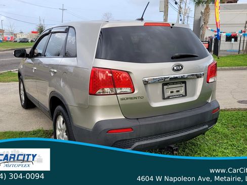 Used 2013 Kia Sorento LX image 17