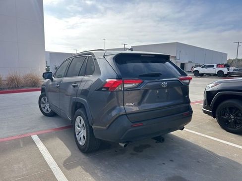 Used 2019 Toyota RAV4 LE image 5