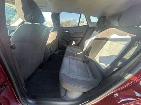 Used 2025 Chevrolet Trax LS image 27