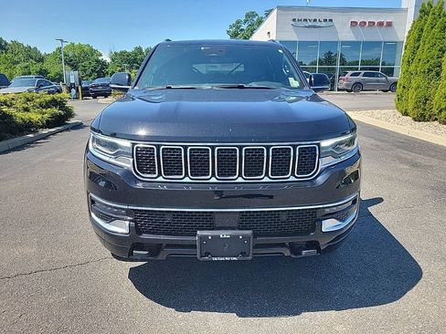 Used 2023 Jeep Wagoneer 4WD image 10