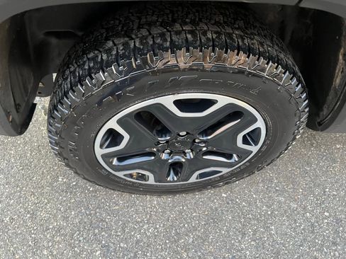 Used 2016 Jeep Renegade Trailhawk image 13