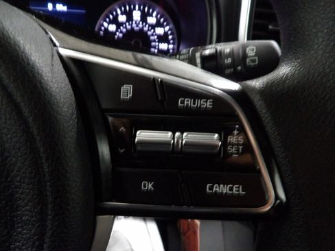 Used 2022 Kia Sportage LX image 18