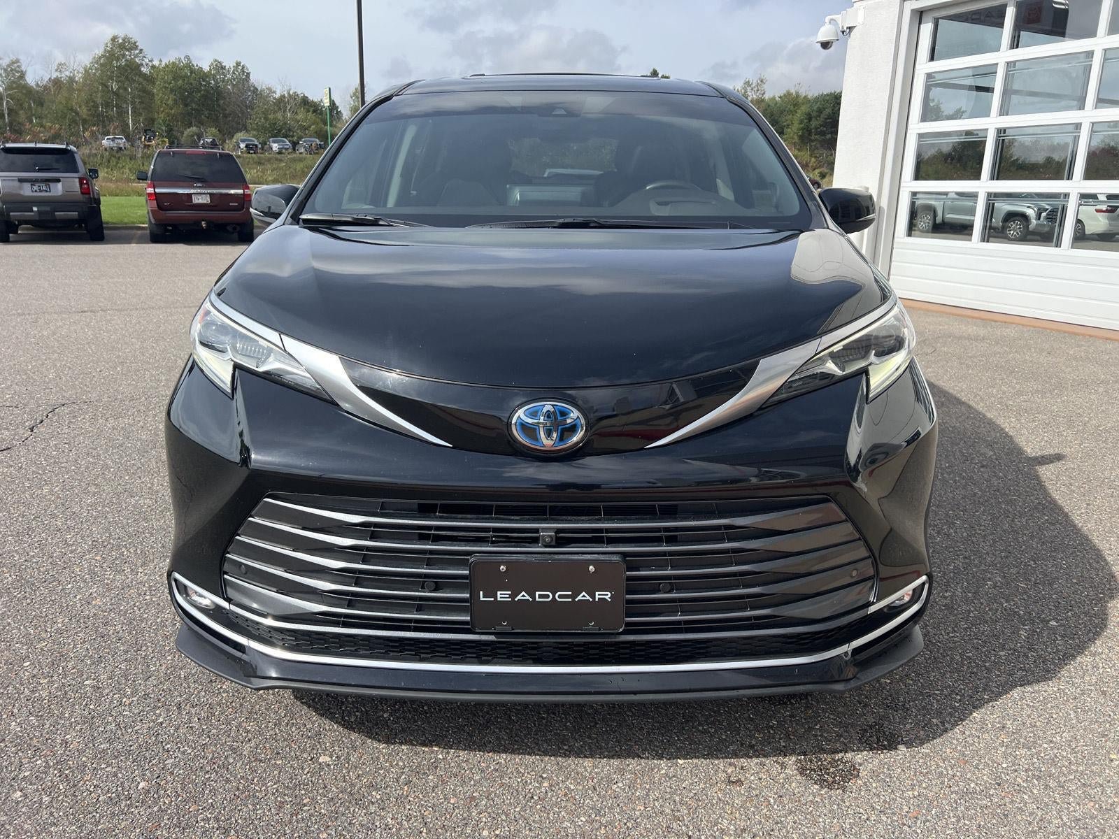 Used 2021 Toyota Sienna Platinum w/ Protection Package (TMS) AWD/4WD image 8