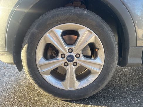 Used 2016 Ford Escape SE w/ Equipment Group 201A image 14