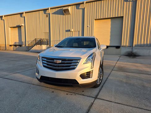 Used 2017 Cadillac XT5 Luxury w/ Driver Awareness Package image 8