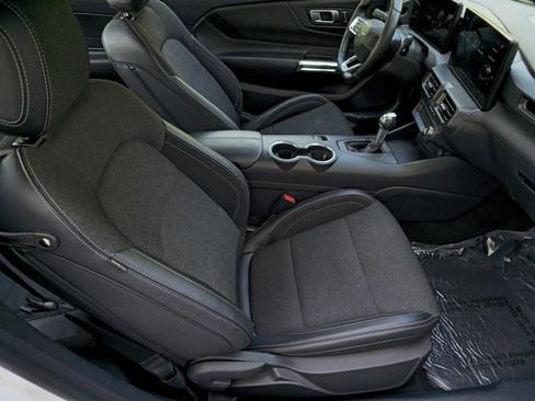 Used 2024 Ford Mustang Coupe RWD image 25