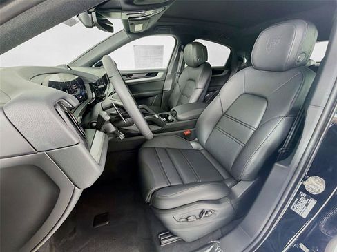 New 2026 Porsche Cayenne Coupe AWD/4WD image 5