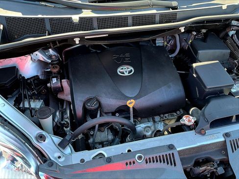 Used 2018 Toyota Sienna XLE Premium FWD image 32