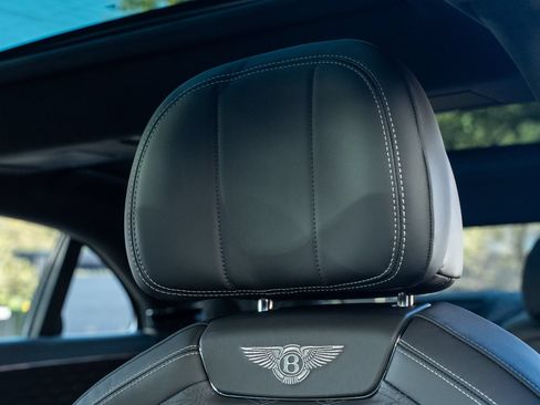 Used 2025 Bentley Flying Spur Plug-In Hybrid AWD/4WD image 22