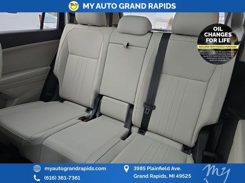 Used 2023 Volkswagen Tiguan SE w/ Panoramic Sunroof Package image 30