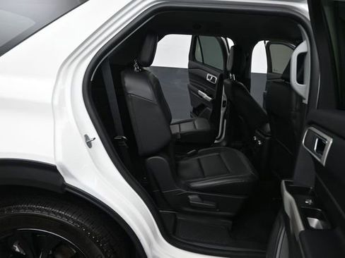 Certified 2022 Ford Explorer XLT w/ Equipment Group 202A AWD/4WD image 24