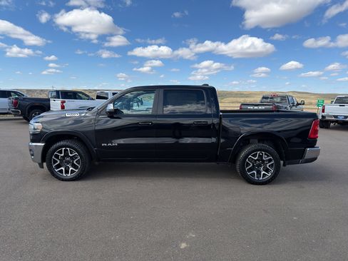 Used 2025 RAM 1500 Laramie AWD/4WD image 31