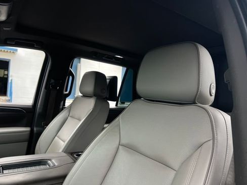 Used 2021 GMC Yukon SLT w/ SLT Luxury Plus Package image 15