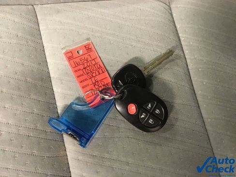 Used 2017 Toyota Sienna LE image 50