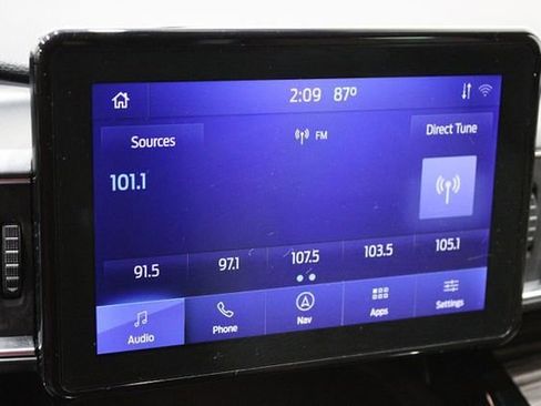 Used 2021 Ford Explorer Limited image 33