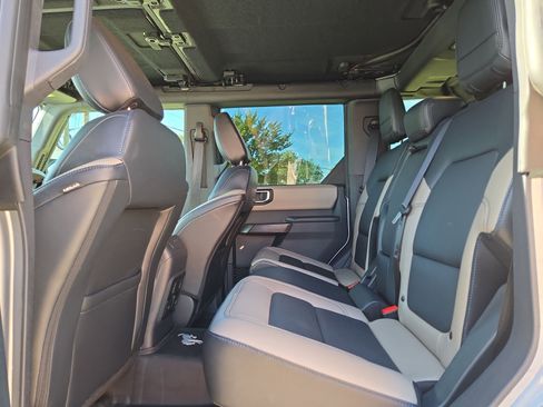 Used 2024 Ford Bronco Wildtrak image 13