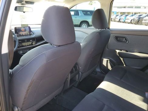 Used 2023 Nissan Rogue S image 10