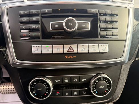 Used 2015 Mercedes-Benz ML 400 4MATIC w/ Lighting Package image 21