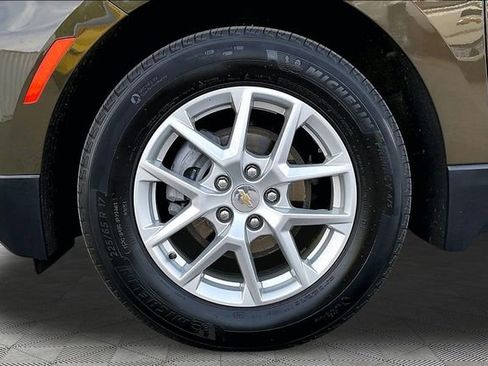 Used 2024 Chevrolet Equinox LT FWD image 21