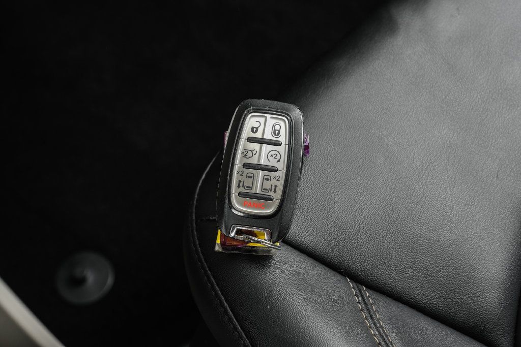 Used 2024 Chrysler Pacifica Touring-L FWD image 73