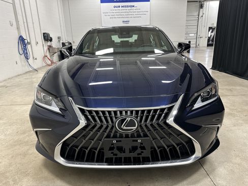 Certified 2025 Lexus ES 350 w/ Premium Package FWD image 3