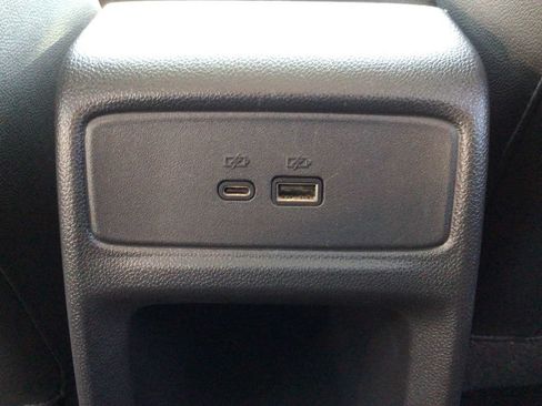 Used 2025 Chevrolet Trax LT FWD image 37