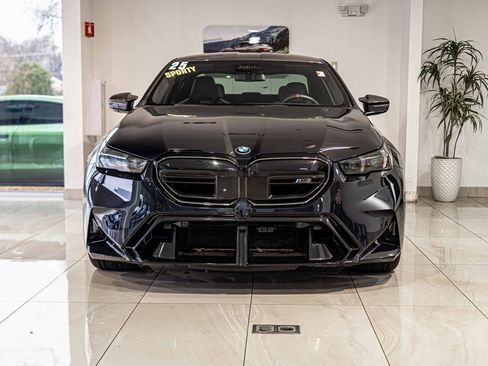Used 2025 BMW M5 w/ Carbon Package image 2