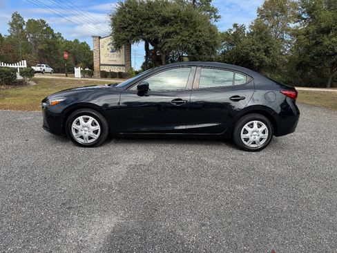 Used 2018 MAZDA MAZDA3 Sport image 3