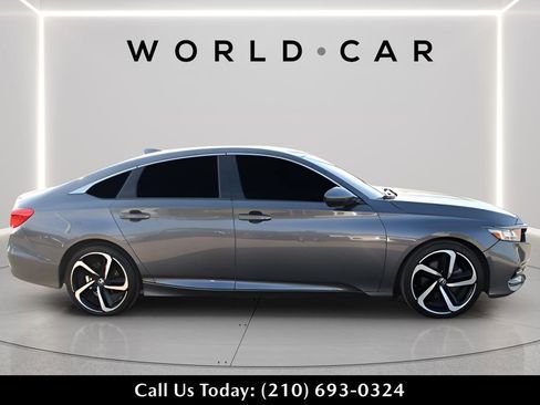 Used 2018 Honda Accord Sport image 5