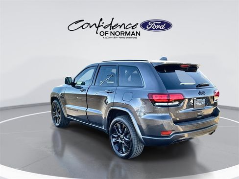 Used 2019 Jeep Grand Cherokee Altitude image 6